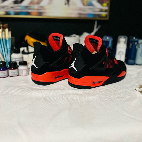 Jordan Retro 4 Thunder main image 5